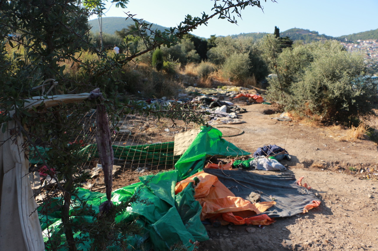 Verwahrloste Umgebung um das Flüchtlingslager in Samos.